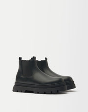 Elastic boots