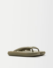 Elastic flat sandals